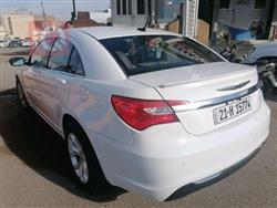 Chrysler 200